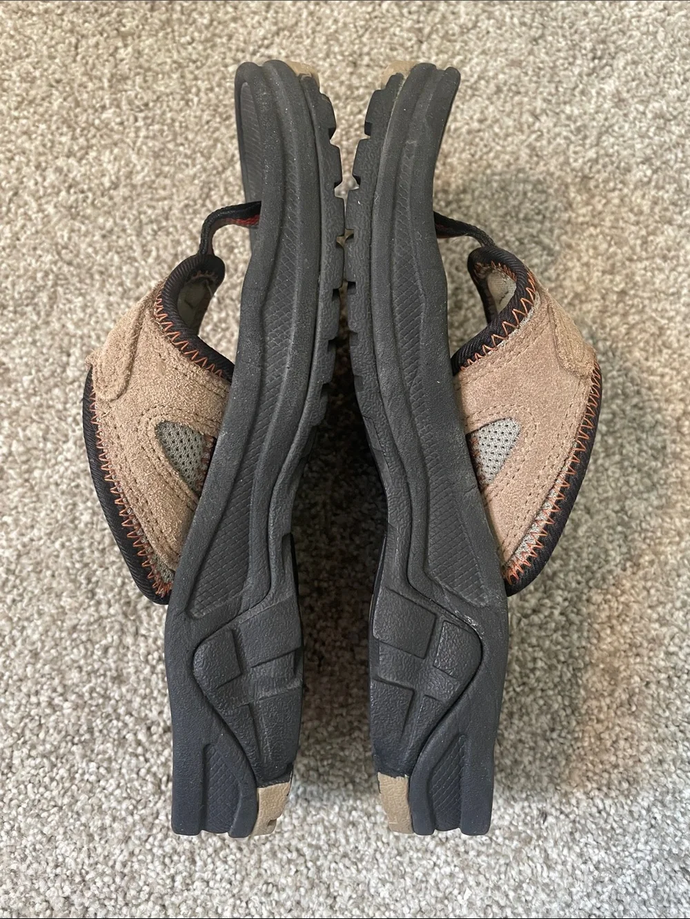 Teva Kids Elixir suede flip flop sandals Sz 5 tan